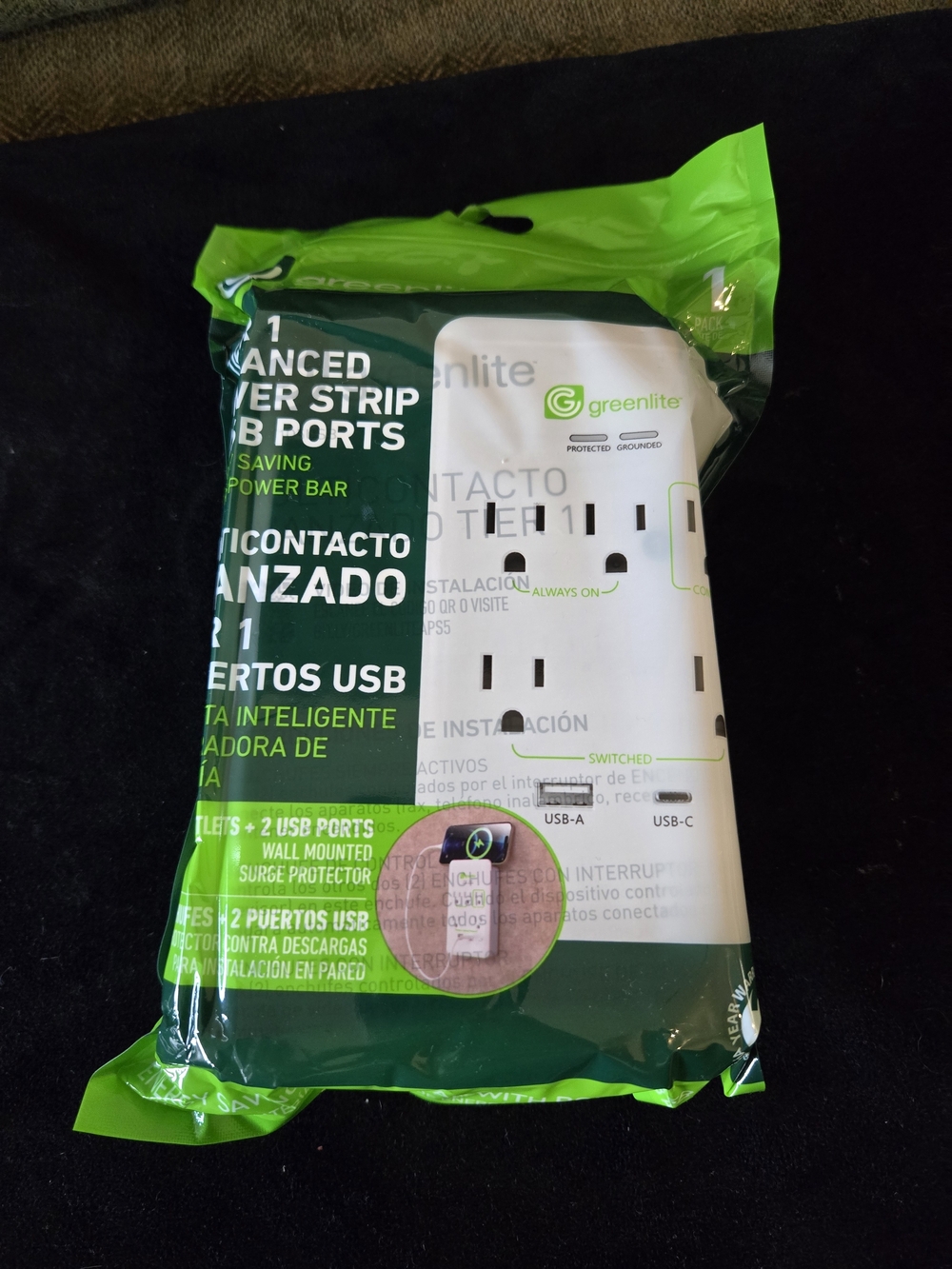 White 6-Outlet Power Strip with 2 USB Ports New In Sealed Bag